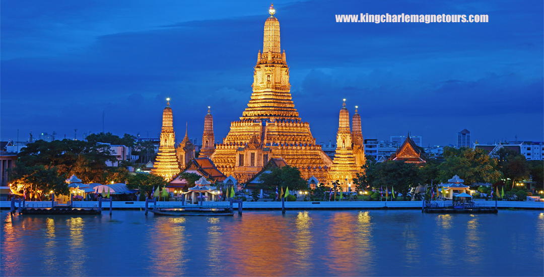 Wat Arun Keindahan Tepian Sungai 